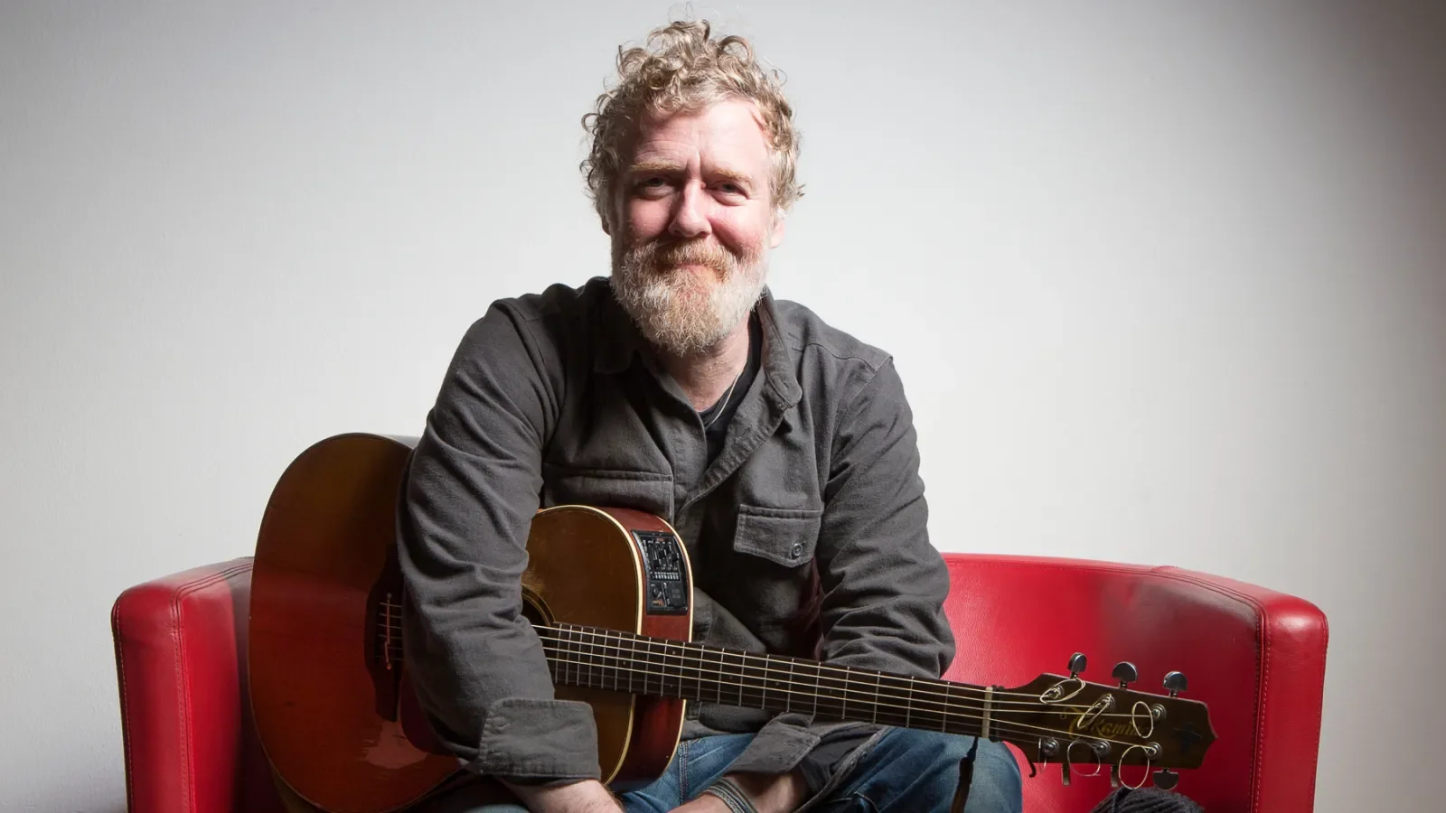 Stars honor Glen Hansard following sudden death