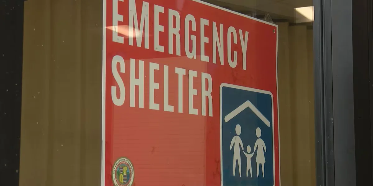 Oahu shuts non-essential offices as storm threat looms