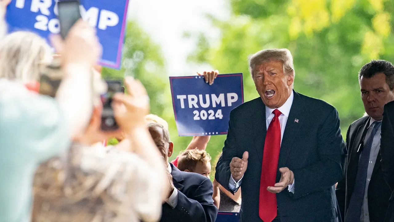 "2024 GOP hopefuls gather in Iowa for Roast and Ride event"