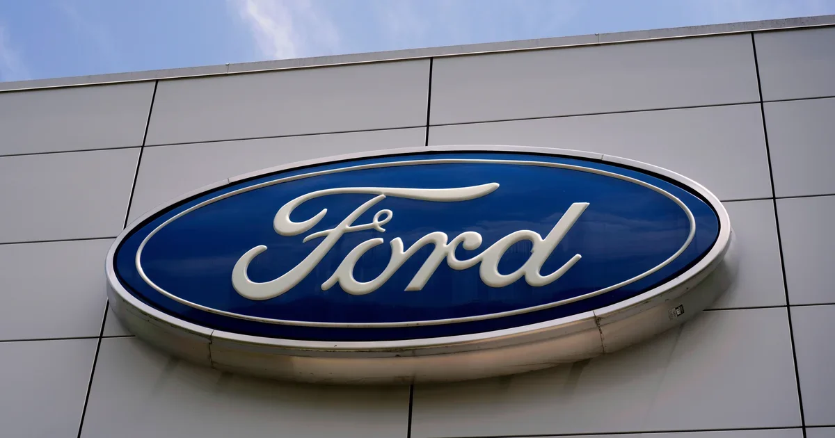 Ford recalls over 422,000 vehicles for windshield wiper fault