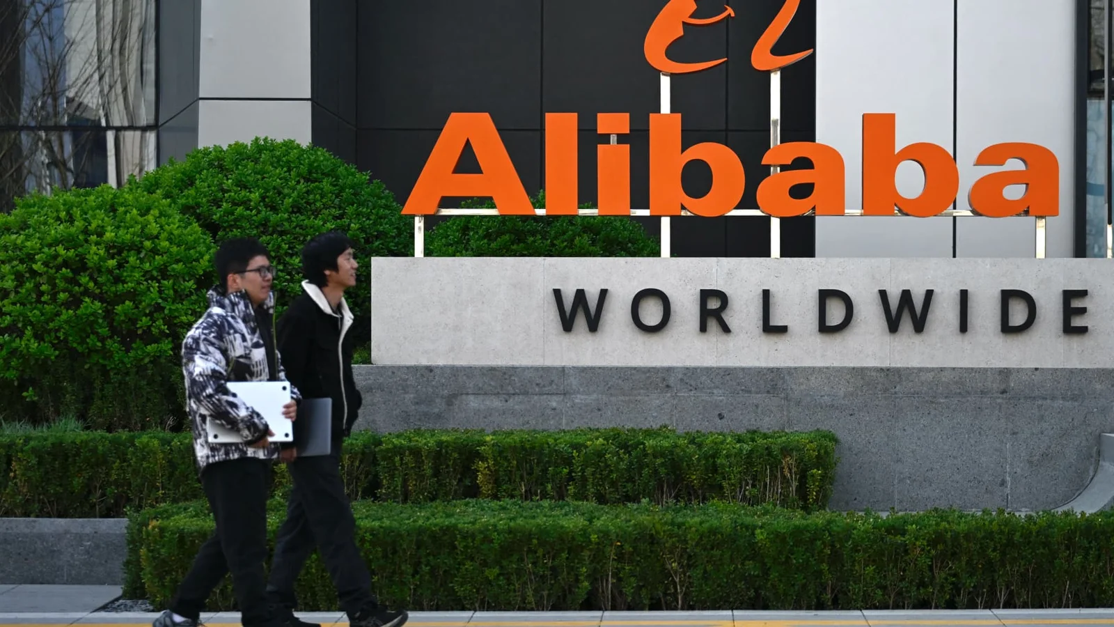 Alibaba blocks Anthropic AI tools for staff amid security concerns