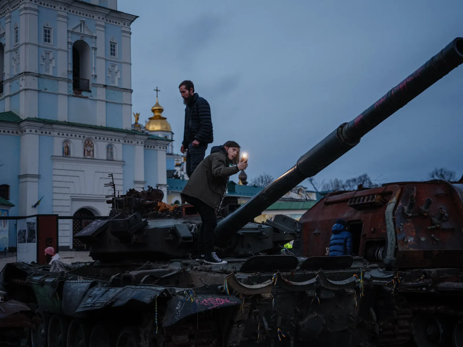 "Day 421: Latest Developments in Russia-Ukraine Conflict"