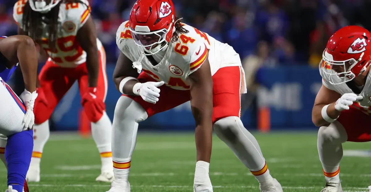 Falcons Swing for Wanya Morris to Boost O-Line Depth