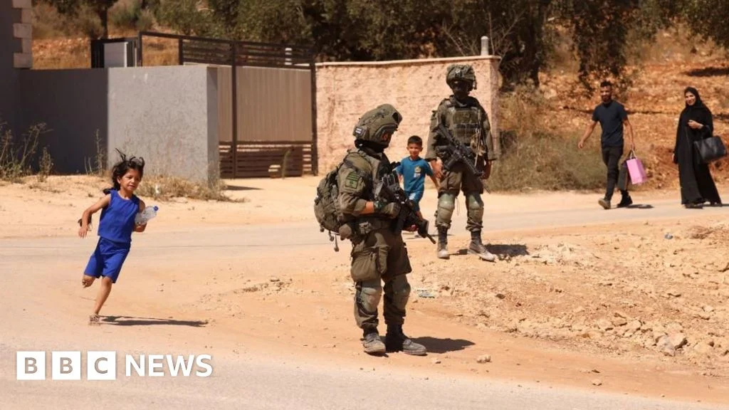 West Bank village evacuated as settlers siege homes in Qusra