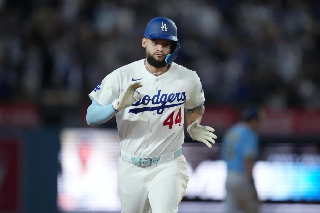 Dodgers' Pages sidelined 4-5 weeks with fractured hand