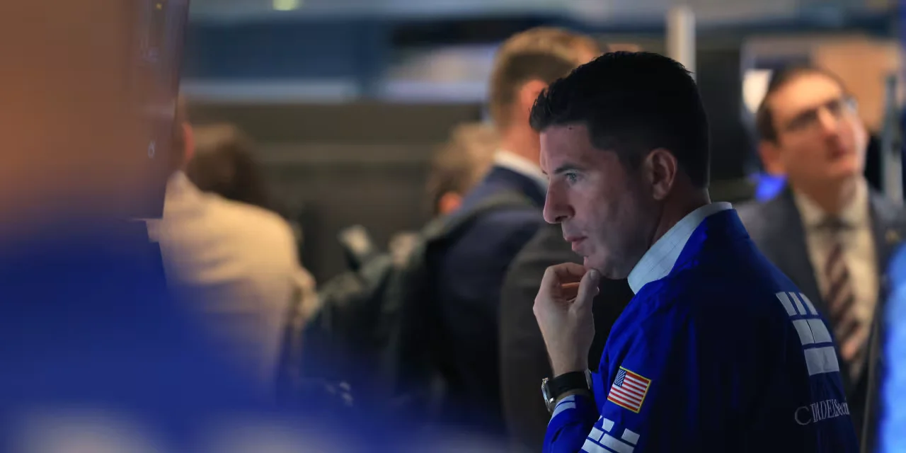 Oil Rises, Stock Futures Dip Ahead of Fed Decision