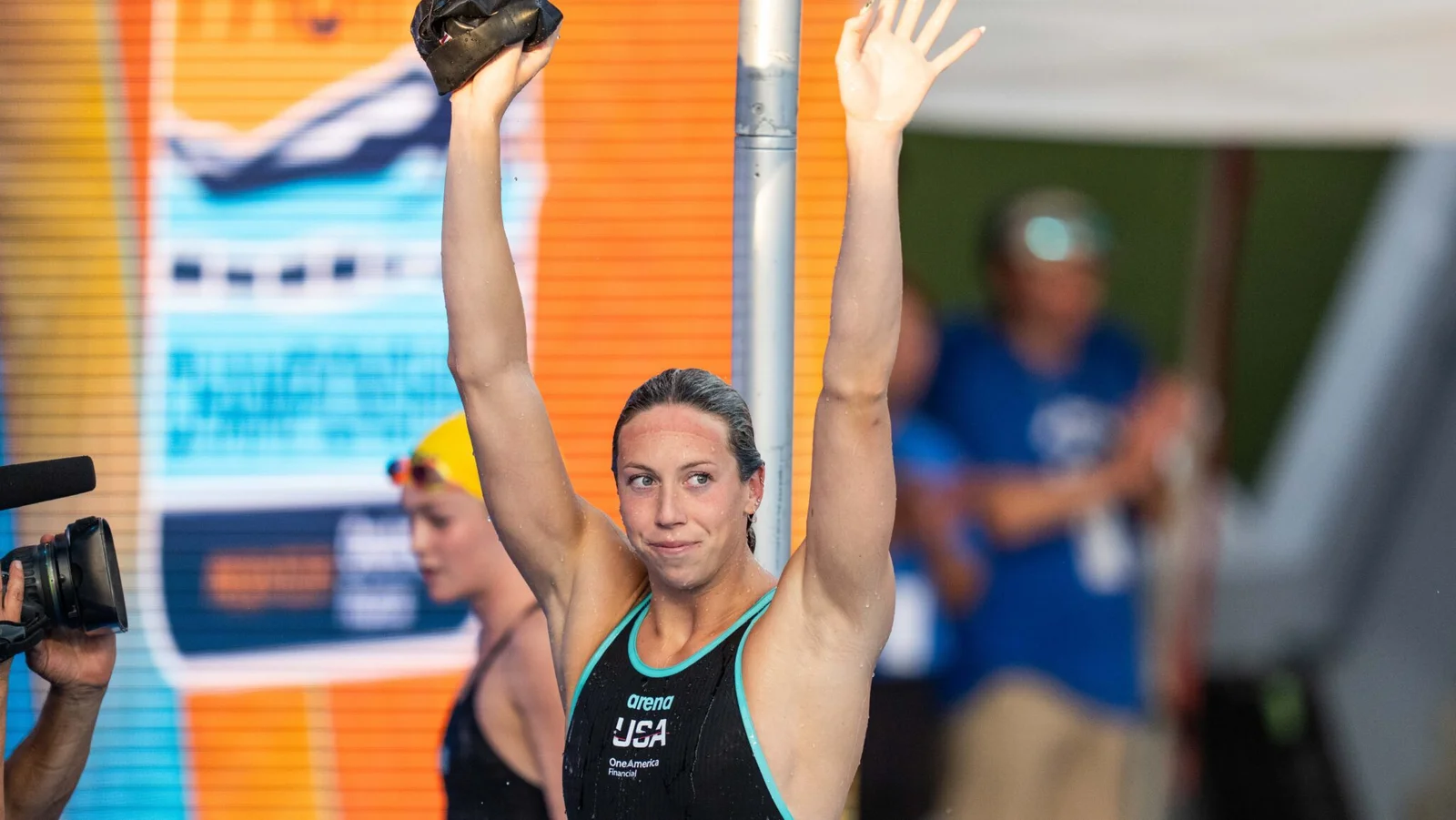 McIntosh Sets Pan Pacs 400 IM Championship Record as Harris Upsets Walsh in Day 2 Finals