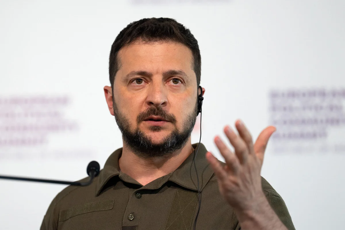 Zelensky and Adviser Clash on Counteroffensive Strategy