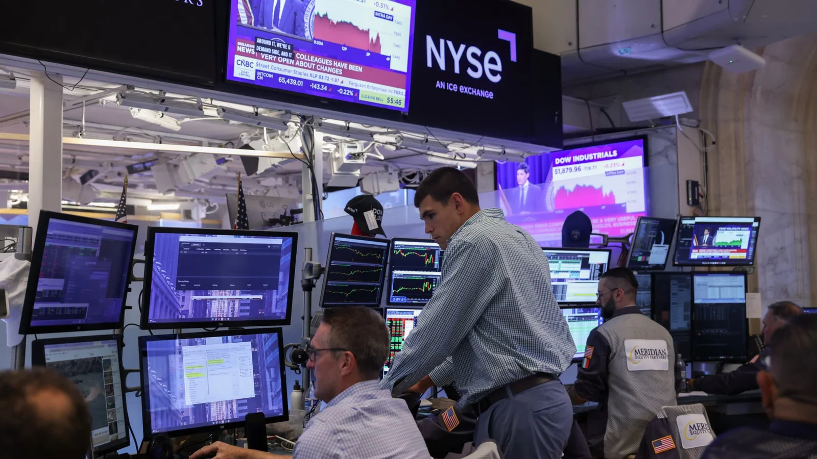 Treasury Yields Dip as Rate-Hike Fears Clash with Inflation Watch