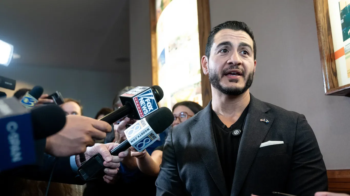 El-Sayed Courts Jewish Democrats as He Dodges Piker Disavowal