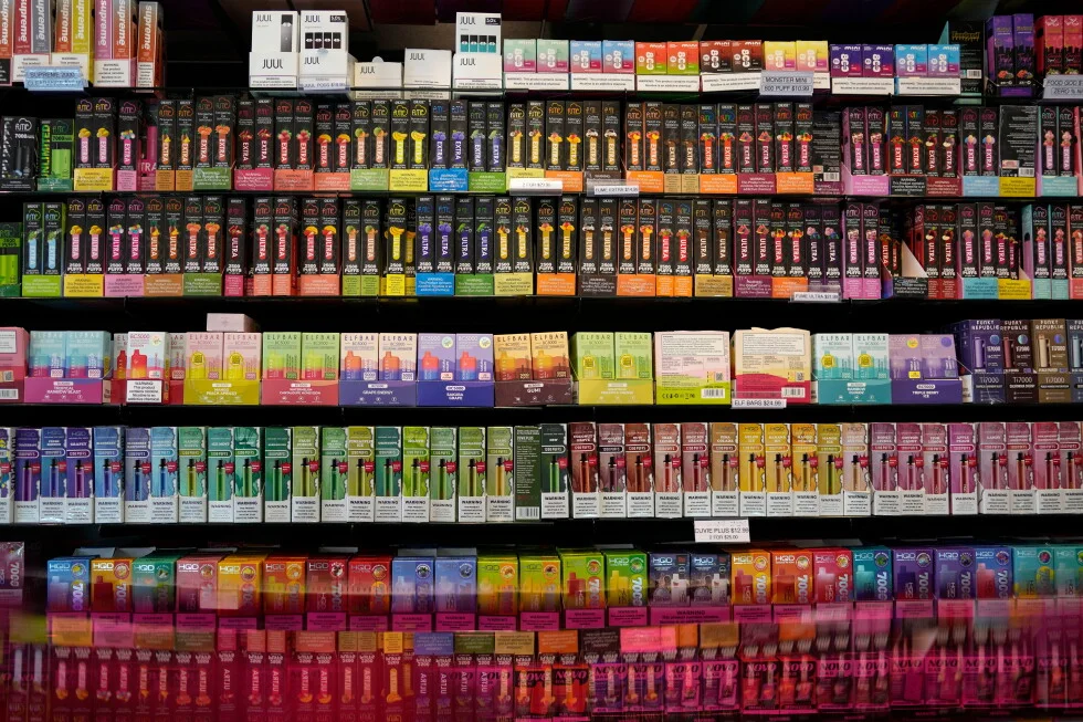 FDA vaping policy surprise rattles regulators