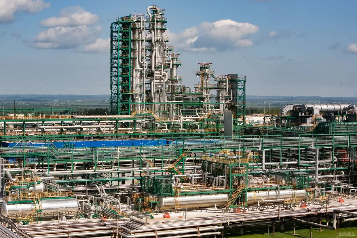 Ukraine claims strike hits Russia’s large oil refinery and pumping station