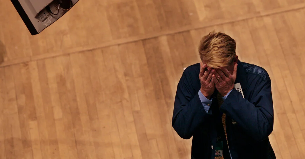 Navigating a Recession: Tips for Investors and Credit Card Holders.