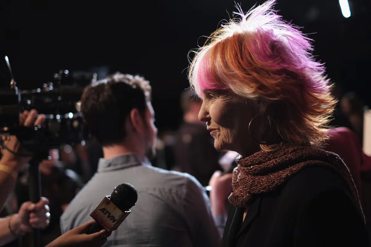 Shelley Fabares's family confirms pneumonia as cause of death at 82