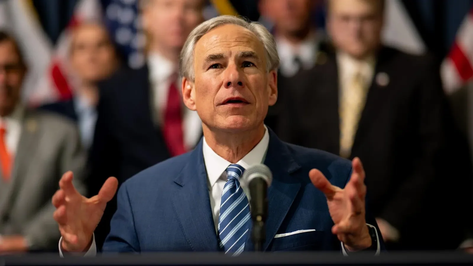 Texas Governor Shares Fake News About Garth Brooks' Concert Reception.