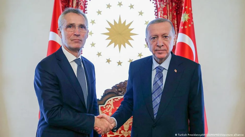 "NATO Chief Urges Turkey to Allow Sweden's Entry into Alliance"