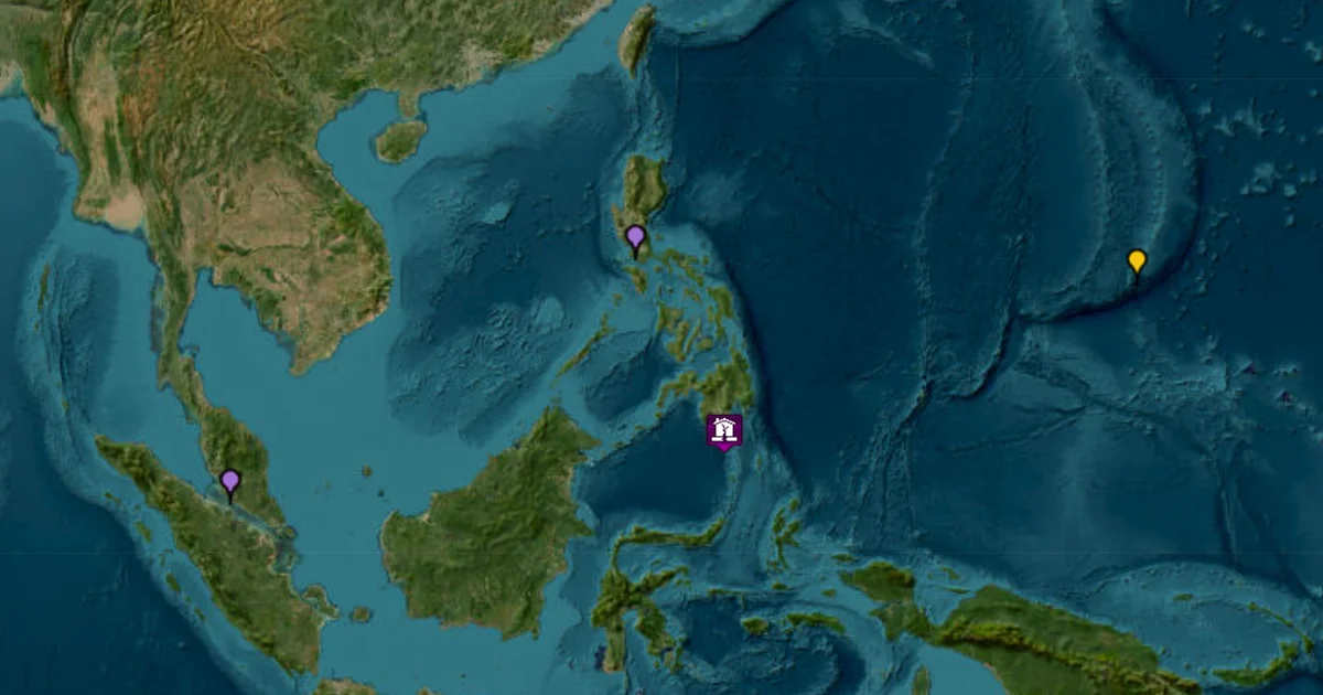 7.8-quake triggers tsunami warnings in southern Philippines