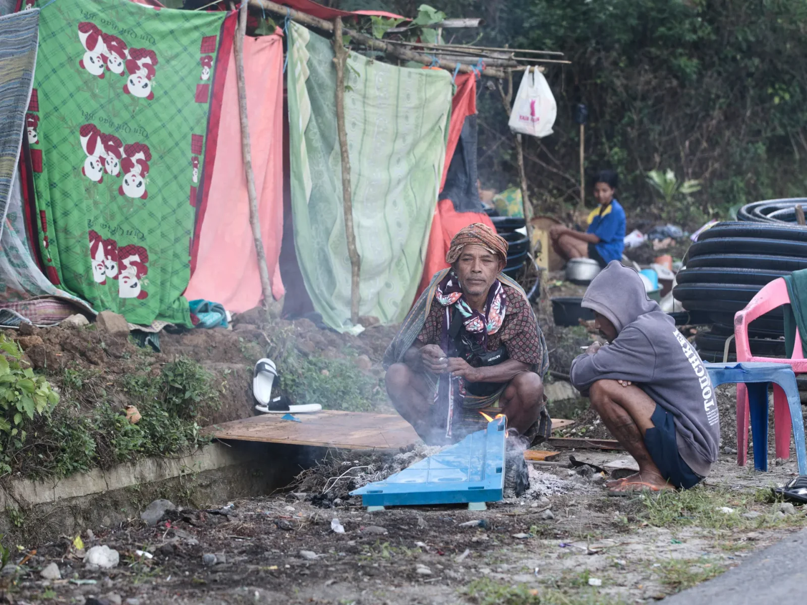 Flores Struggles for Aid as 7.7 Quake Devastates East Nusa Tenggara