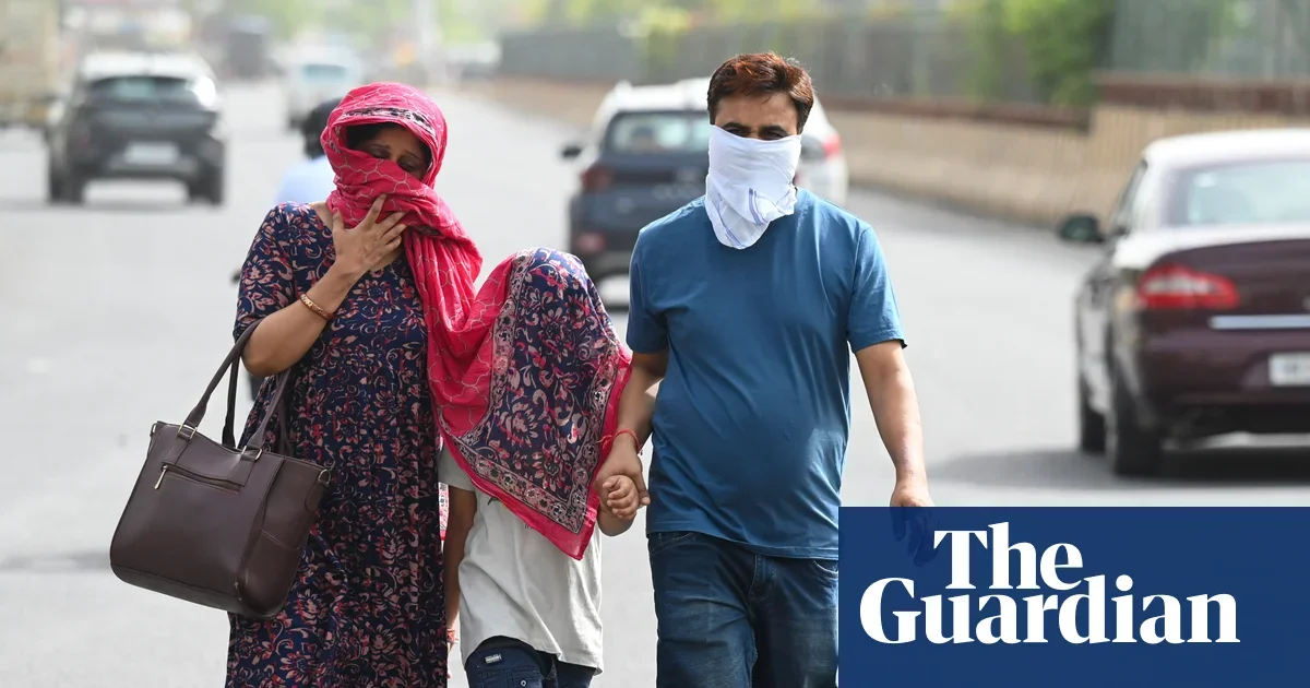 Heatwaves in India Close Schools and Push Women Out of the Workforce