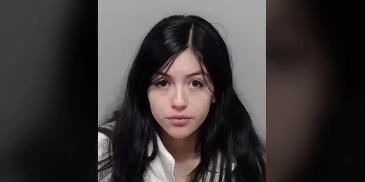 Texas mom, 18, charged after handing infant to stranger at bus stop