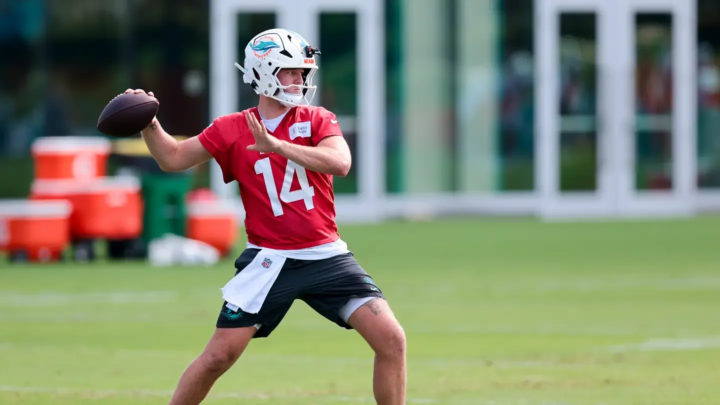 Dolphins Open Practice Flaunts Deep Ball, Ewers Connects on Long TDs