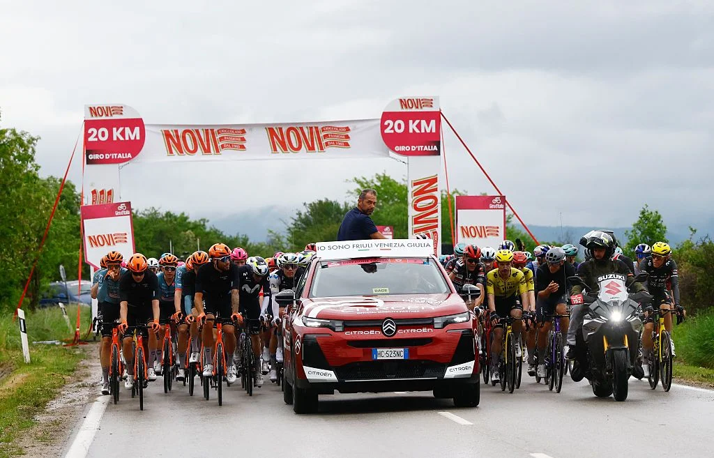 Wet Giro Stage 2 crash forces neutralisation; Yates among riders hit