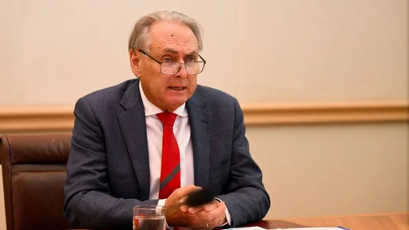 Australia and China engage in reciprocal trade talks.