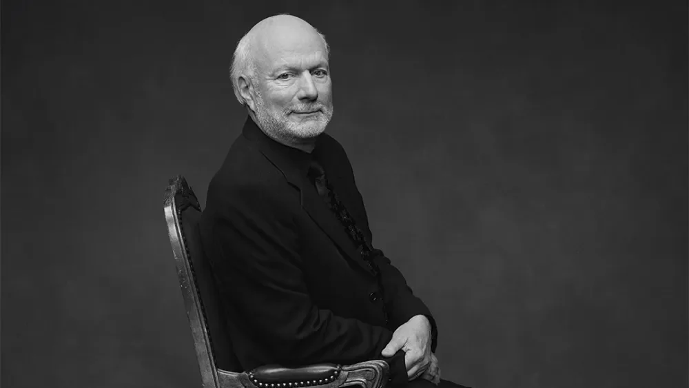 Sitcom Maestro James Burrows, Co-Creator of Cheers, Dies at 85