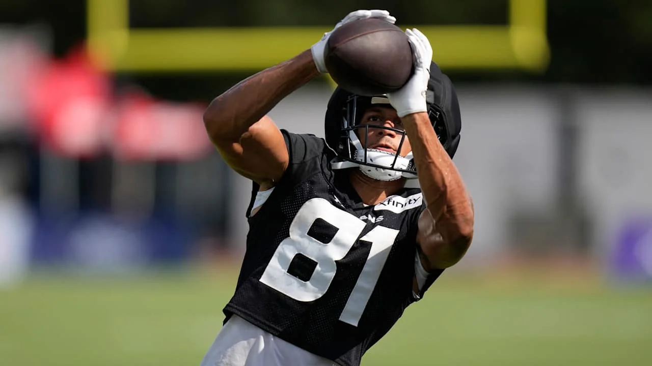 Texans' Higgins tears ACL, sidelined for 2026 season