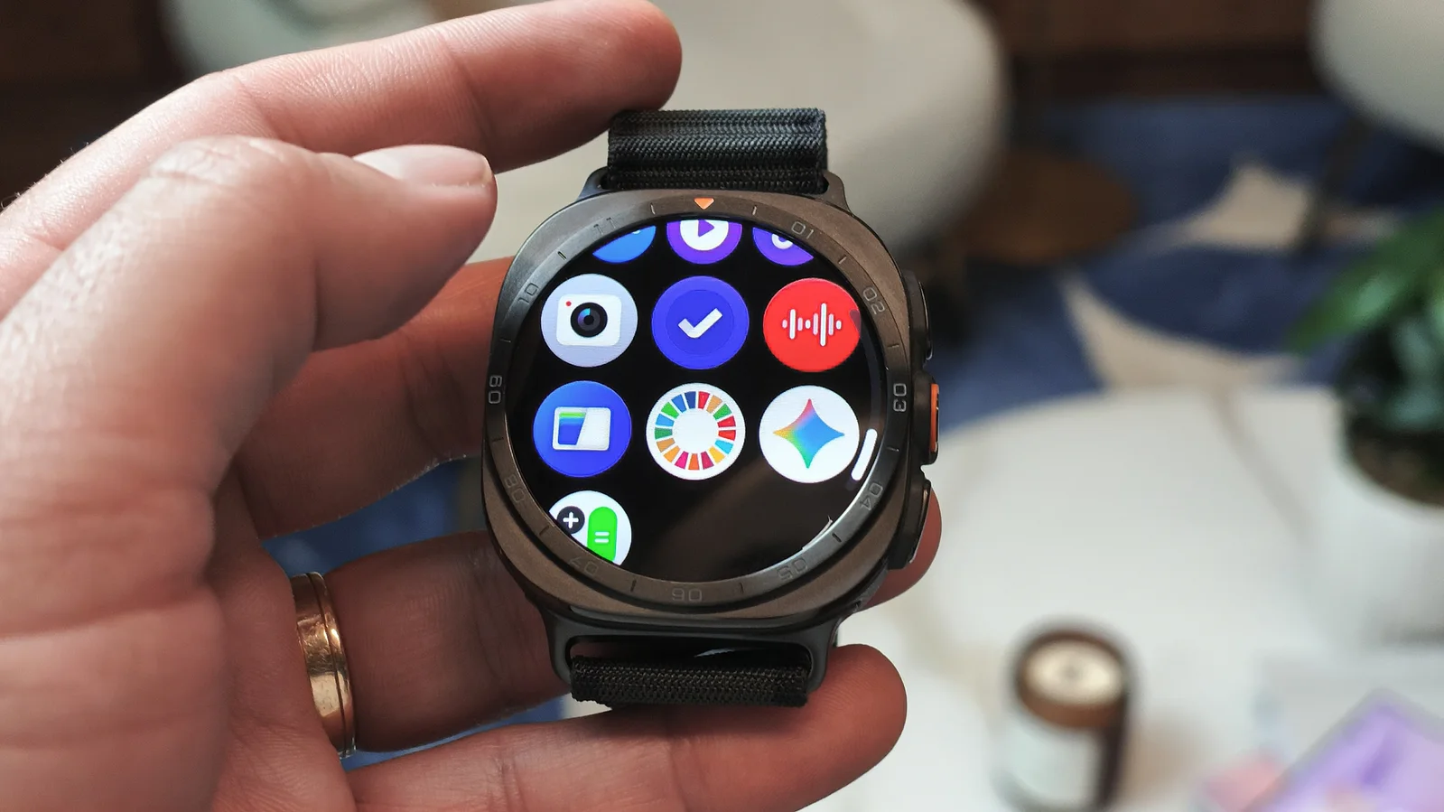 Wear OS Galaxy Watches gain image-download feature in Samsung Browser