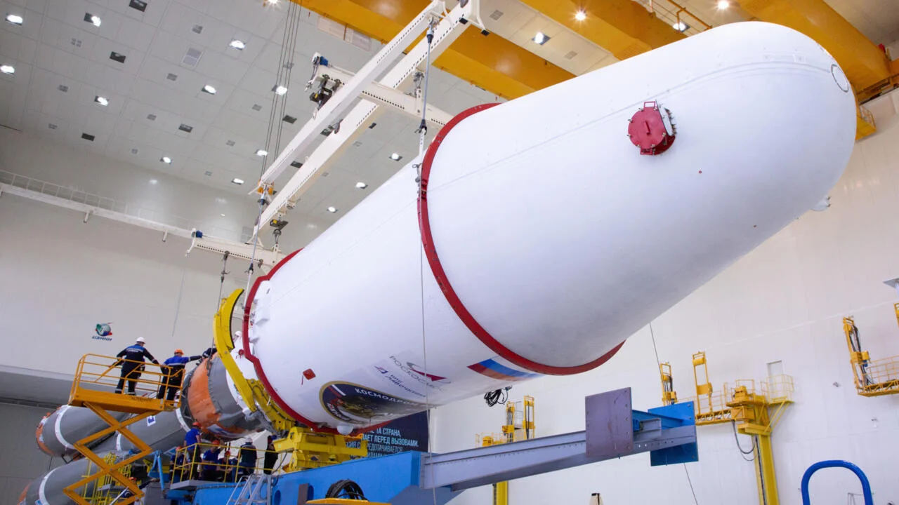 Russia's Lunar Mission: Evacuation and Launch Challenges