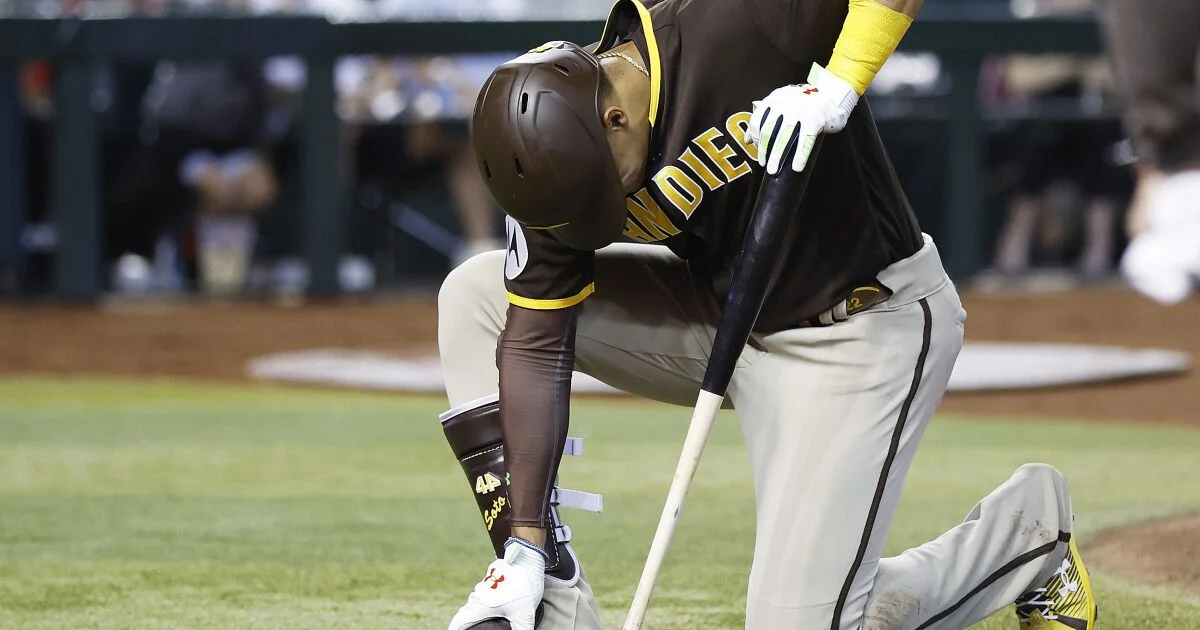 Fernando Tatis Jr. Records First Hit of Regular Season in Padres' Loss to Diamondbacks.