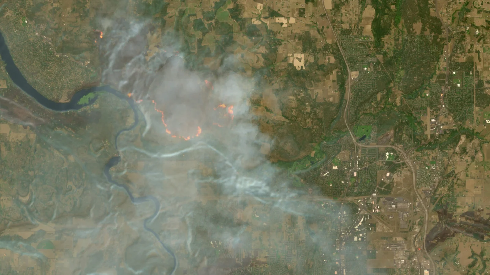 Copernicus Browser gains built-in wildfire visualization on Sentinel-2 imagery