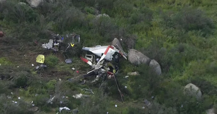 Five Killed in Southern California Helicopter Crashes.
