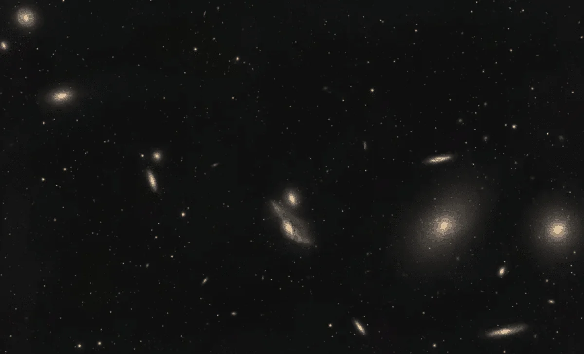Backyard astronomer captures dramatic Eyes in Markarian's Chain