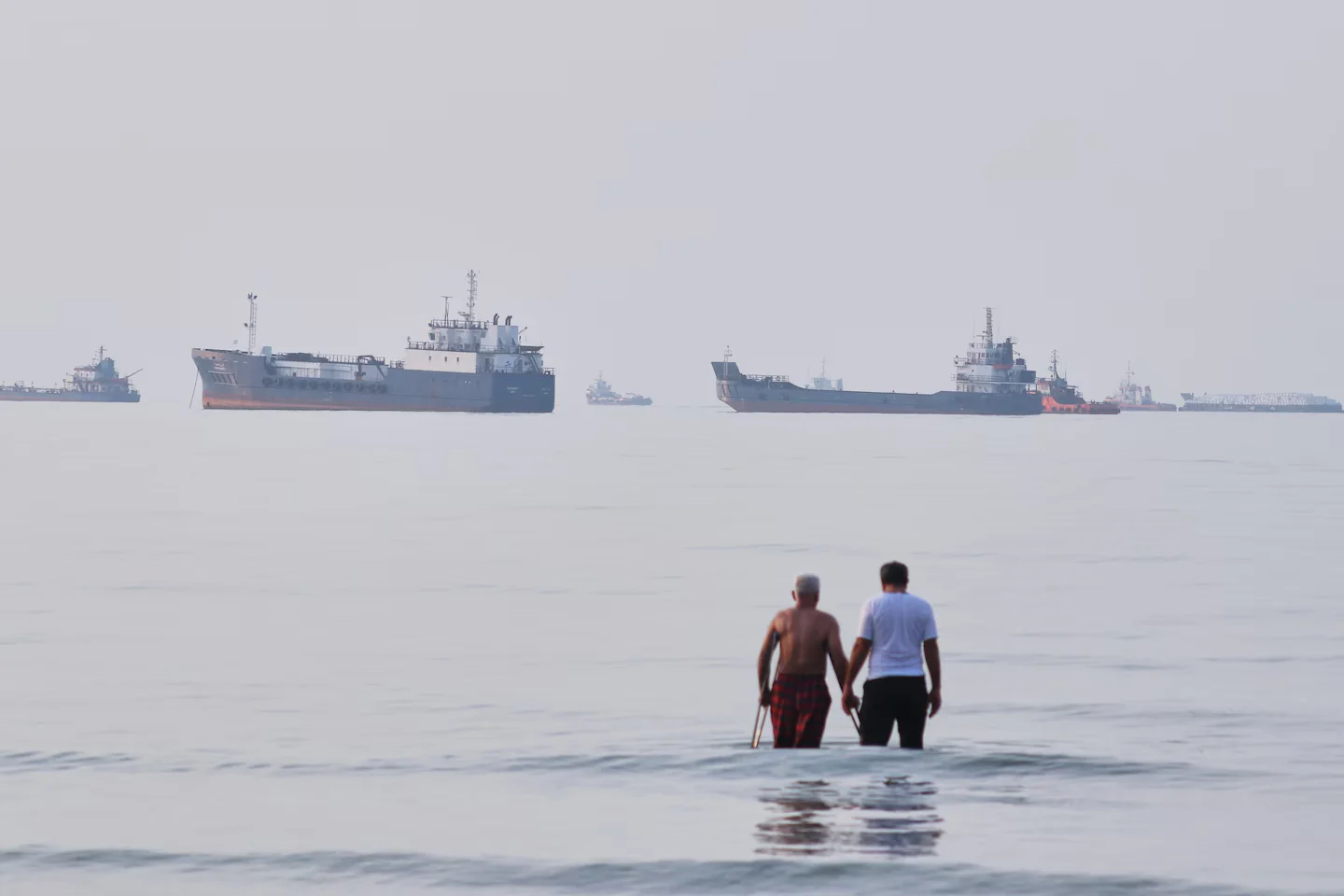 Hormuz at the brink as U.S.-Iran airstrikes escalate