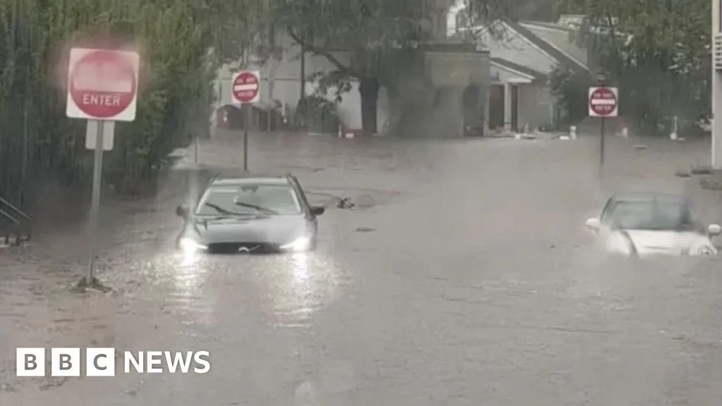 Tri-state flash floods halt half-marathon as cars submerge