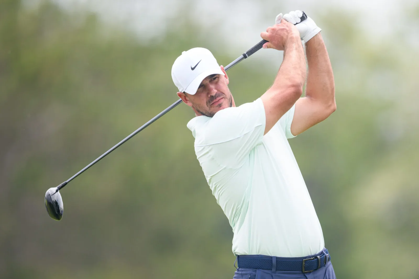 Koepka Ties for Lead at RBC Canadian Open Amid Roaring Canadian Crowd