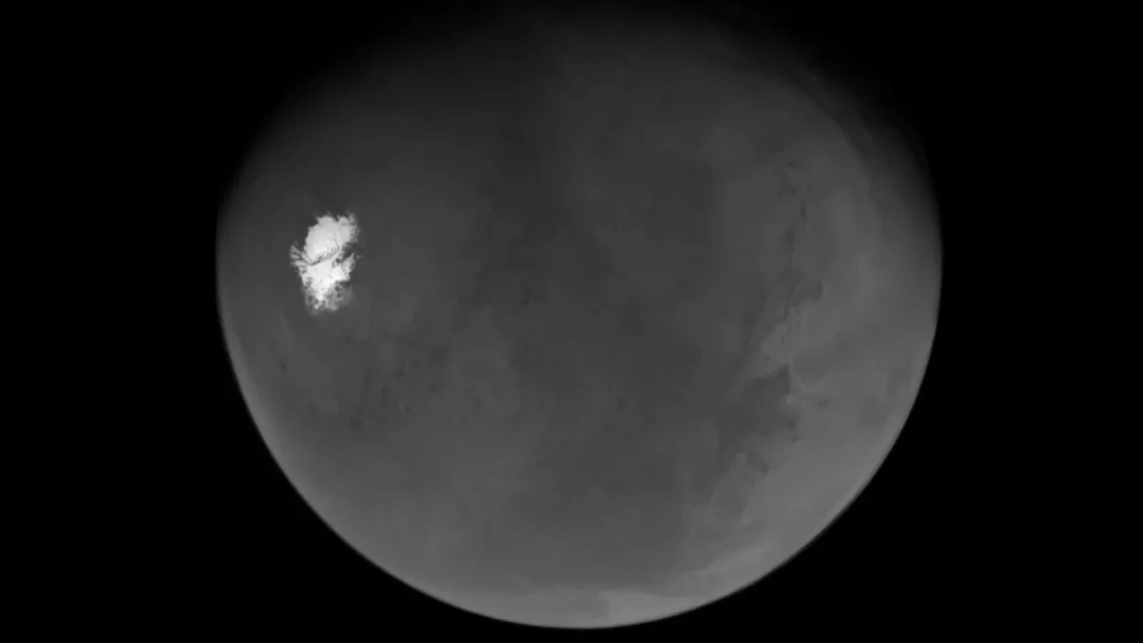 Psyche Probe Captures Stunning Crescent Mars During Gravity Flyby