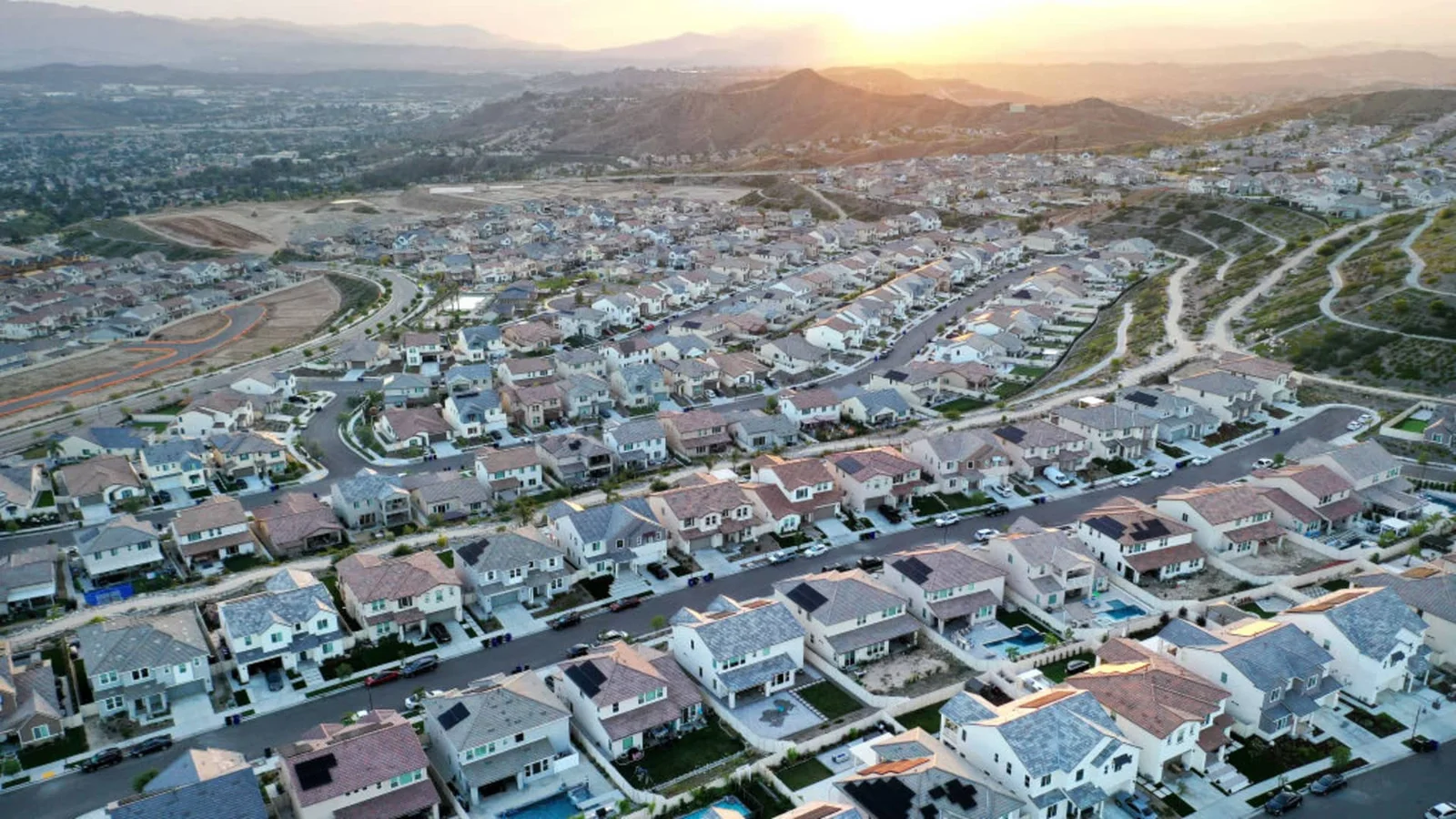 Algorithms in the Market: AI’s Quiet Influence on Home Prices