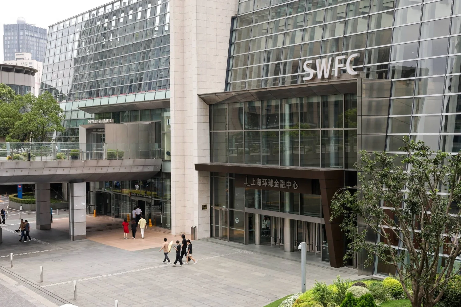 Knife attack at Shanghai Japanese restaurant injures three, suspect detained