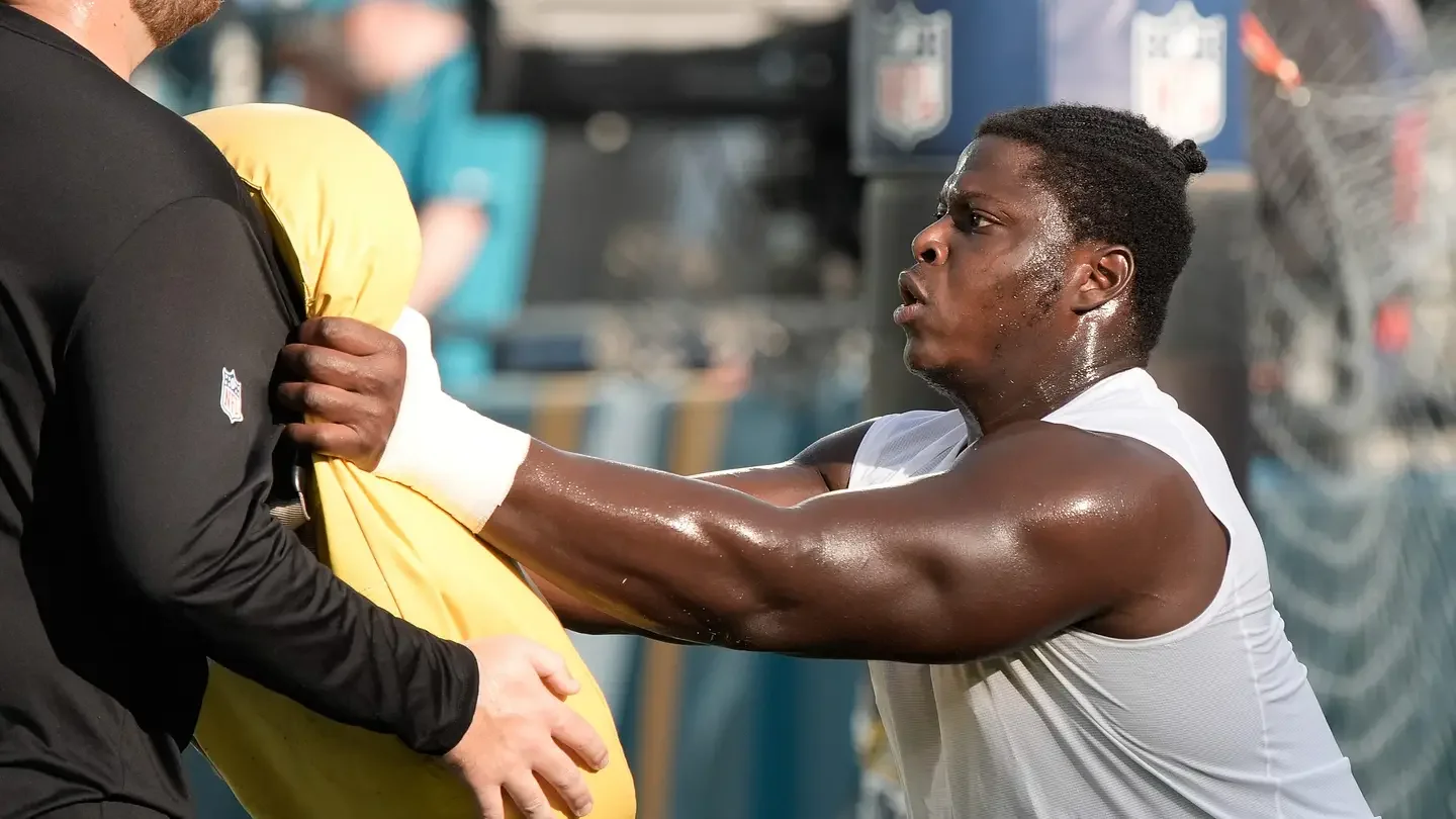 Jaguars Narrow Week-1 O-Line Identity as Camp Closes In on Week 1