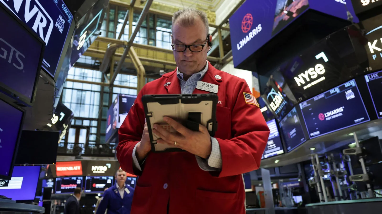 BoE Official Warns Markets Are Overvalued and May Correct