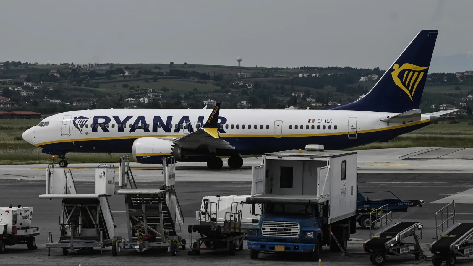 Ryanair cautions on difficult winter as fuel costs surge and profits fall