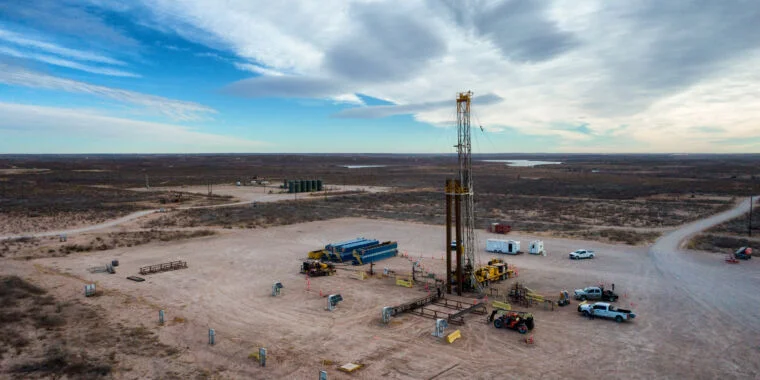 "Unexpected Discovery: French Drillers Uncover Vast Hydrogen Deposit"