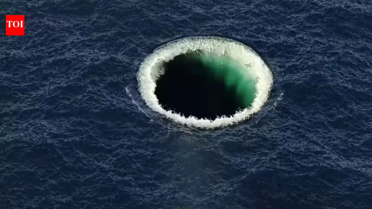 Deep mantle heat flow explains Indian Ocean gravity dip