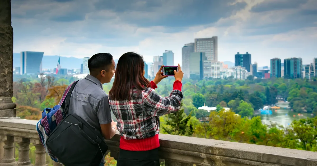 Blend In Abroad: Global Tips to Dodge the American Tourist Look