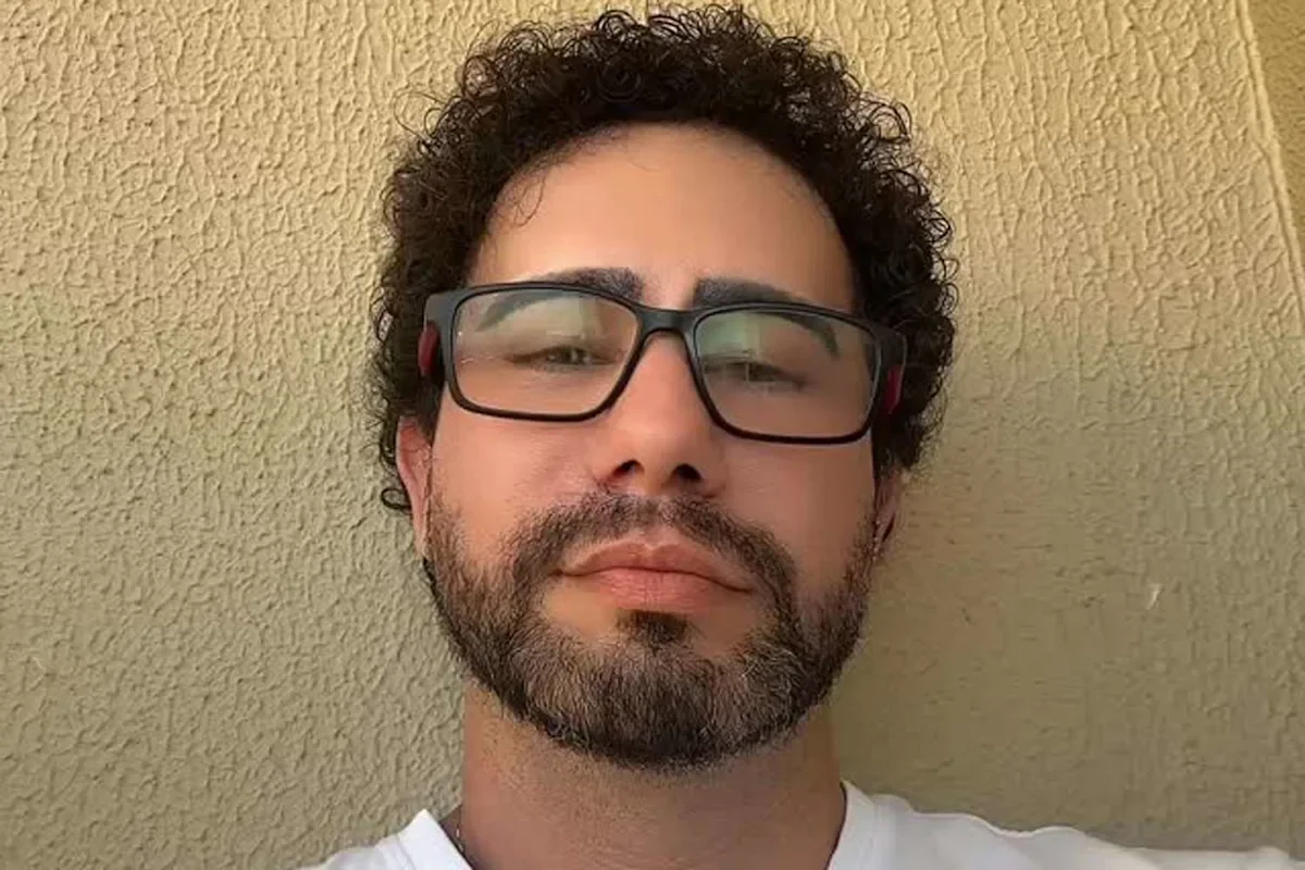 Influencer Carlos Filhar, 48, Dies Hours After Emotional Instagram Post to Ex