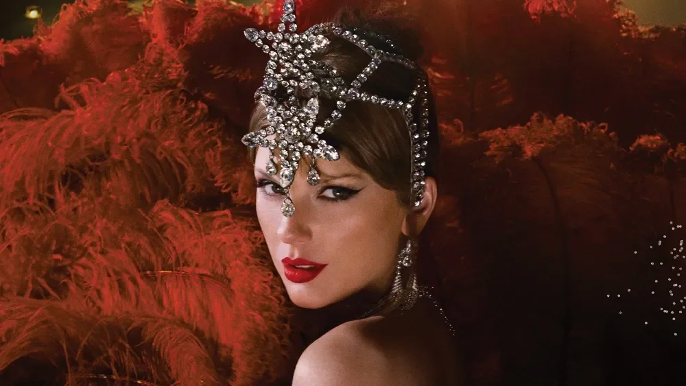 Swift’s Lawyers Call Showgirl Trademark Clash 'Absurd' in Bid to Dismiss