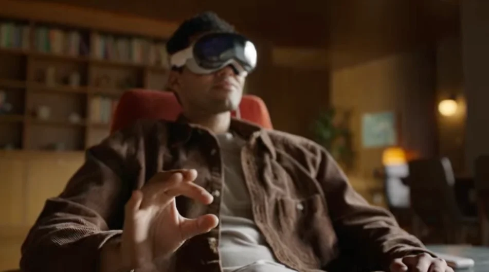 "Apple's AR Headset: A Game-Changing Investment Opportunity?"